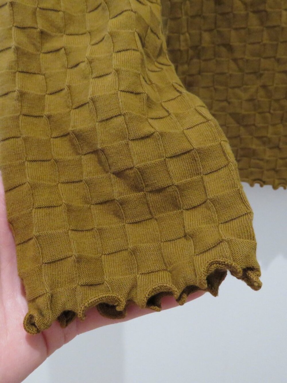 MADEWELL V-Neck Cardigan in Checkerboard Jacquard in Sepia Small Granola Girl - Picture 8 of 13